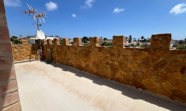 Resale - Villa -
La Marina - La Escuera