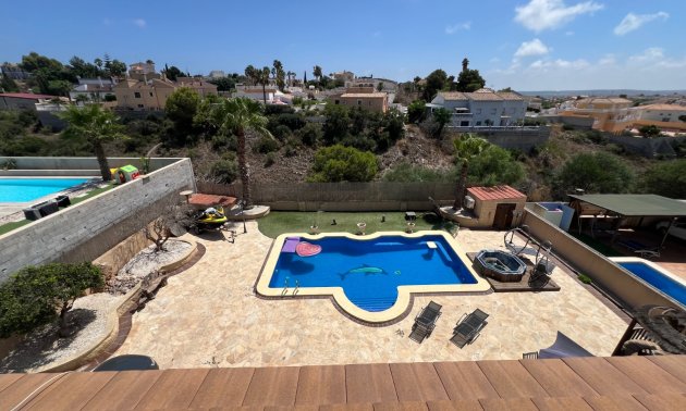 Resale - Villa -
La Marina - La Escuera