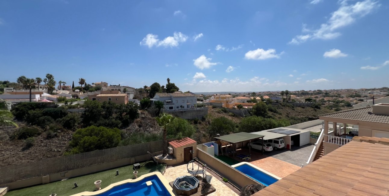 Resale - Villa -
La Marina - La Escuera