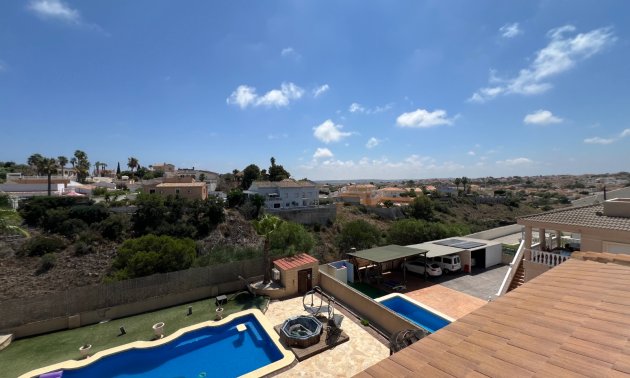 Resale - Villa -
La Marina - La Escuera