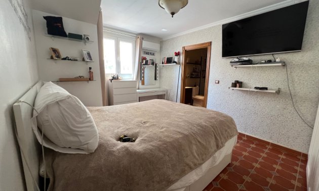 Resale - Villa -
La Marina - La Escuera
