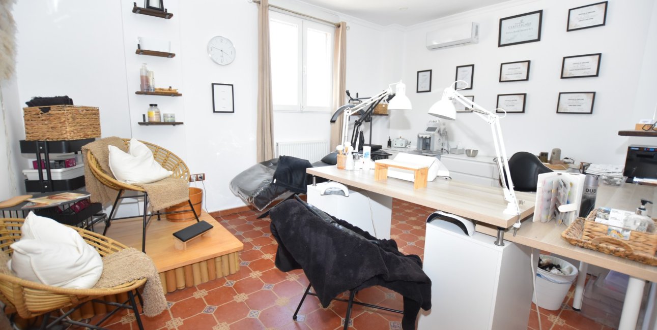 Resale - Villa -
La Marina - La Escuera