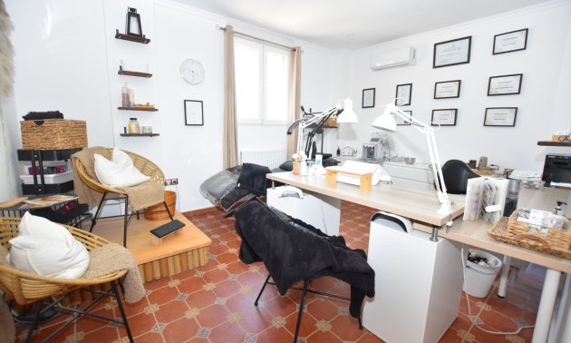 Resale - Villa -
La Marina - La Escuera