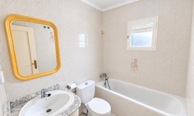 Reventa - Apartamento / piso -
Torrevieja - Estacion de autobuses