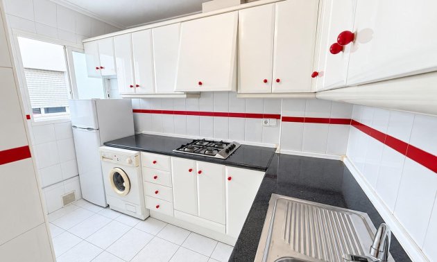 Reventa - Apartamento / piso -
Torrevieja - Estacion de autobuses