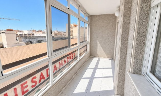 Reventa - Apartamento / piso -
Torrevieja - Estacion de autobuses