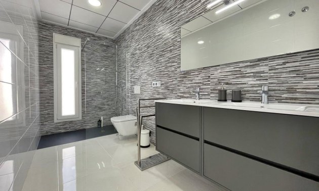 New Build - Villa -
Rafal - polideportivo