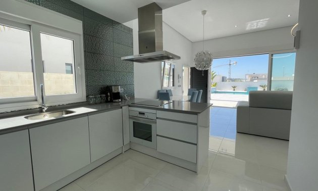 New Build - Villa -
Rafal - polideportivo