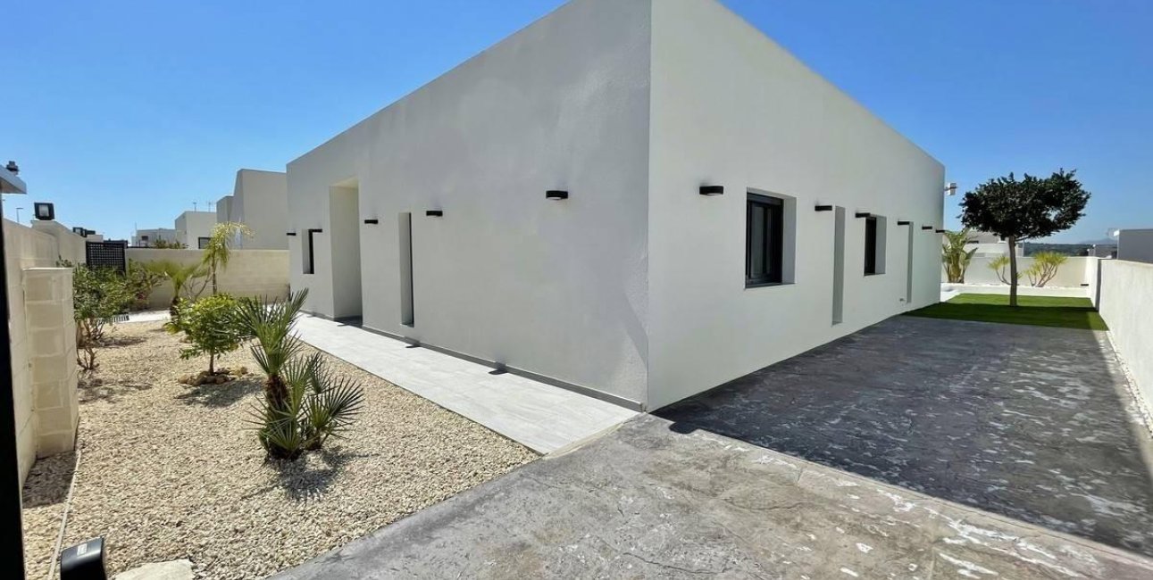 New Build - Villa -
Rafal - polideportivo