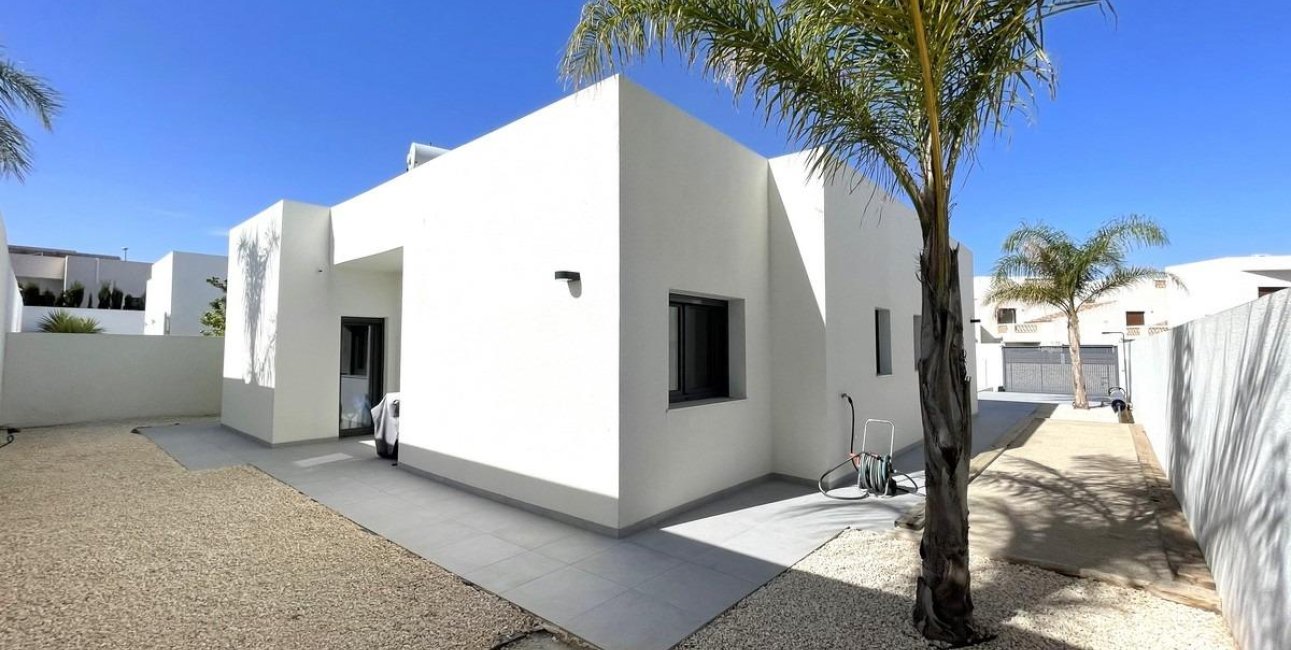 New Build - Villa -
Rafal - polideportivo