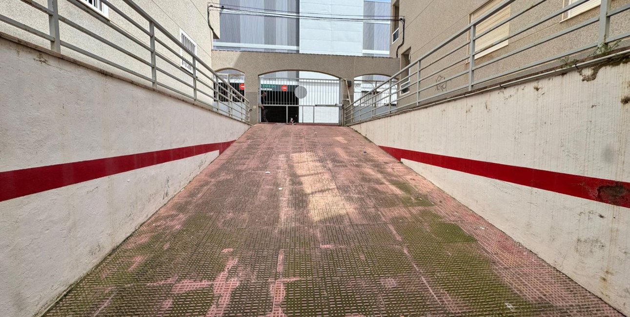 Reventa - Garaje -
Torrevieja - Playa del Cura