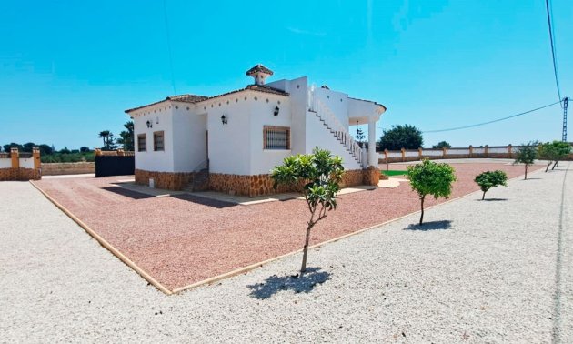 Resale - Country House -
Catral - Catral - Country