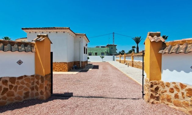 Resale - Country House -
Catral - Catral - Country