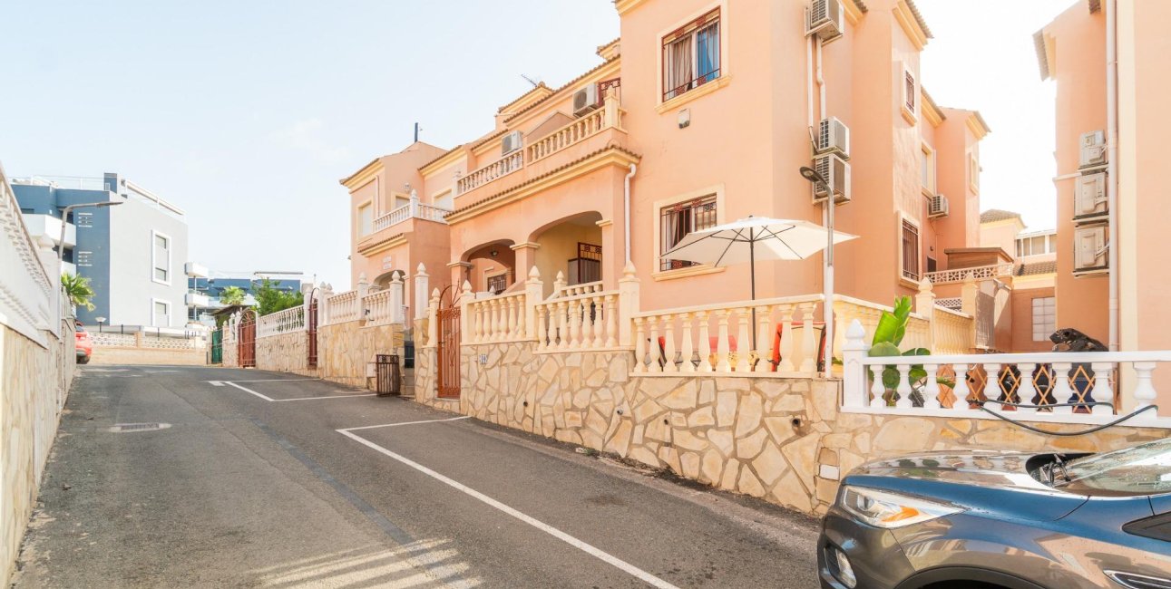 Reventa - Adosado -
Orihuela Costa - Playa Flamenca