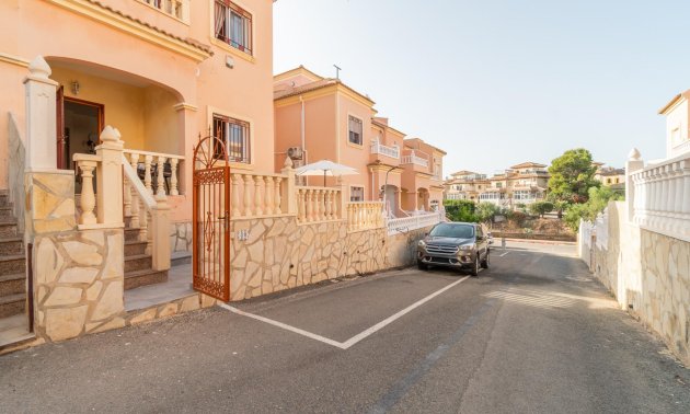 Reventa - Adosado -
Orihuela Costa - Playa Flamenca