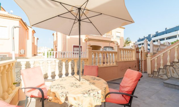 Reventa - Adosado -
Orihuela Costa - Playa Flamenca