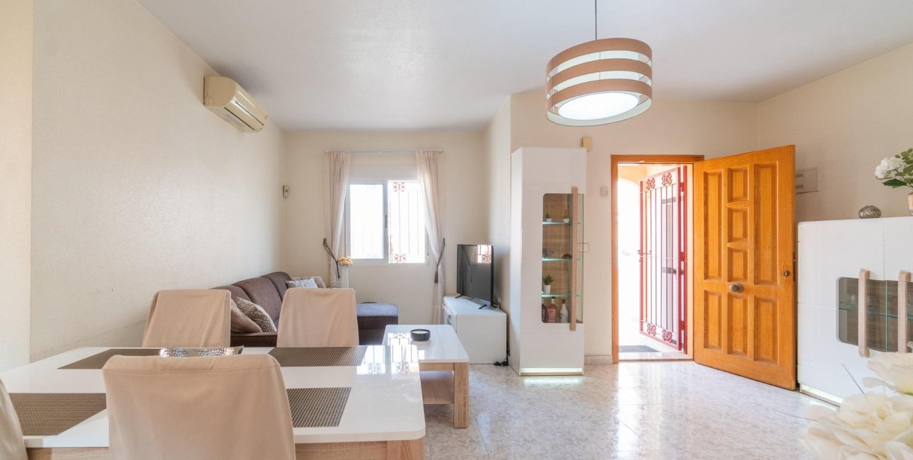 Reventa - Adosado -
Orihuela Costa - Playa Flamenca