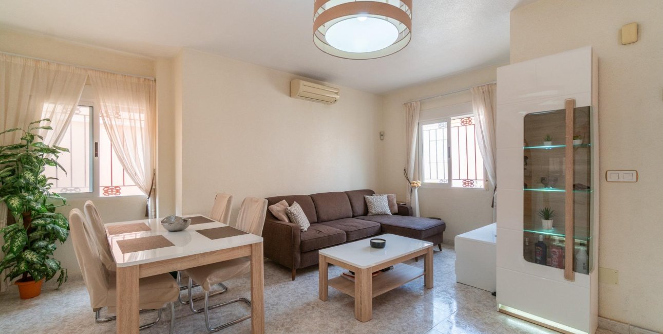 Reventa - Adosado -
Orihuela Costa - Playa Flamenca