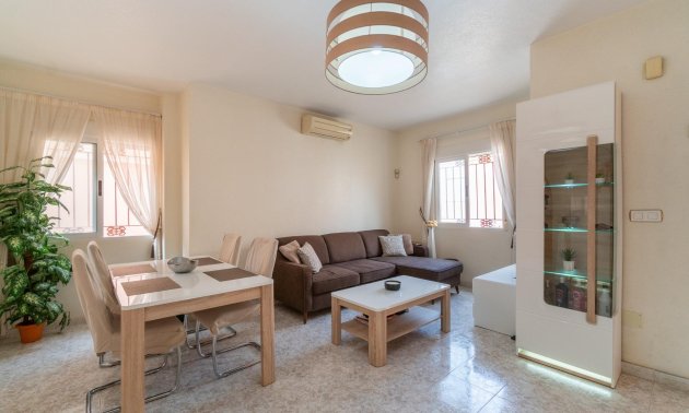 Reventa - Adosado -
Orihuela Costa - Playa Flamenca