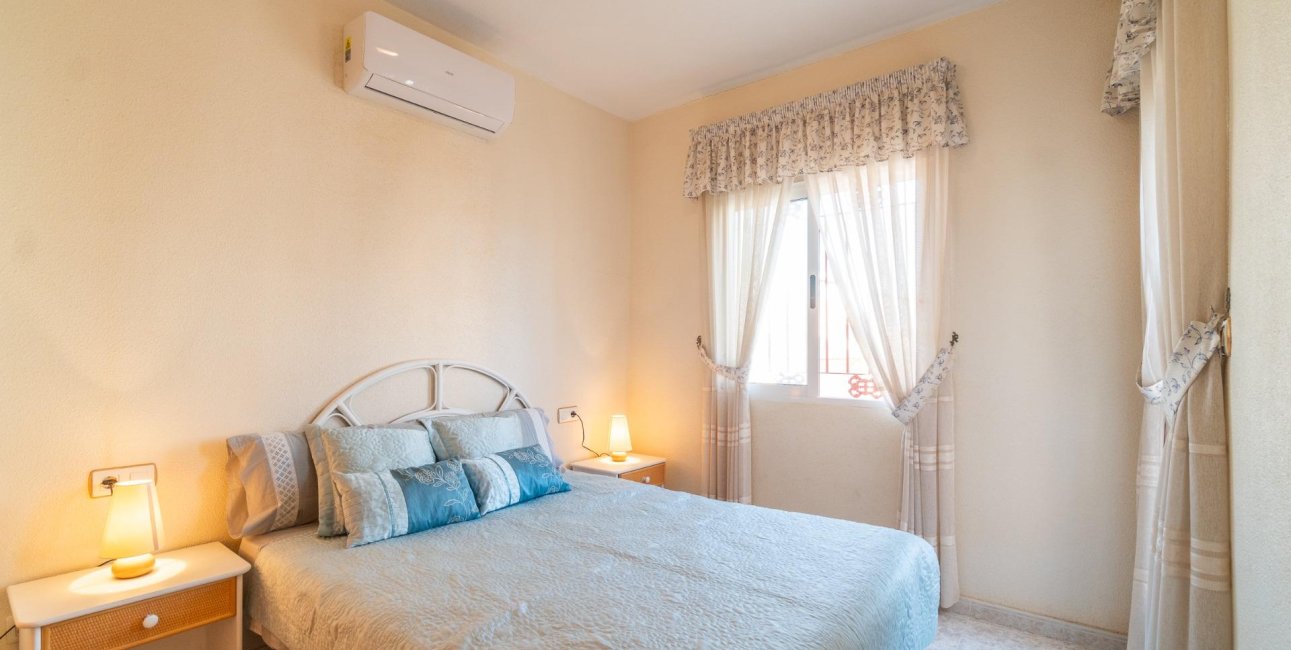 Reventa - Adosado -
Orihuela Costa - Playa Flamenca