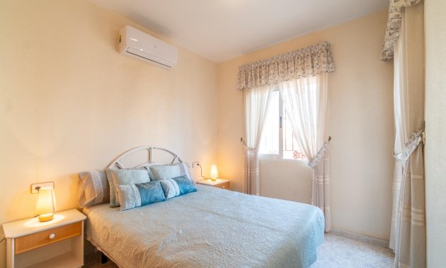Reventa - Adosado -
Orihuela Costa - Playa Flamenca