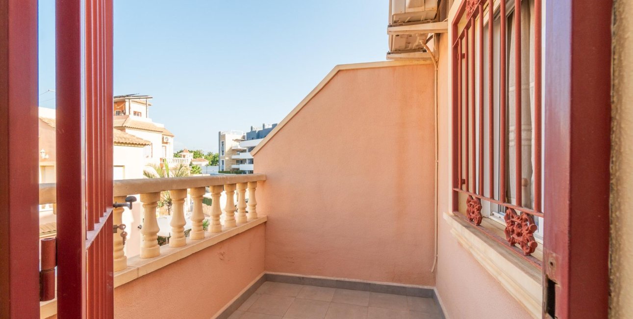 Reventa - Adosado -
Orihuela Costa - Playa Flamenca
