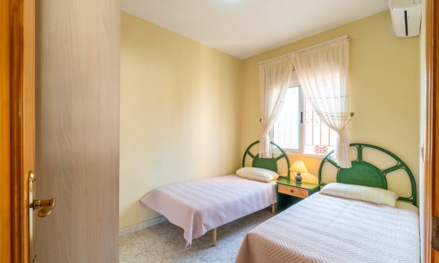 Reventa - Adosado -
Orihuela Costa - Playa Flamenca