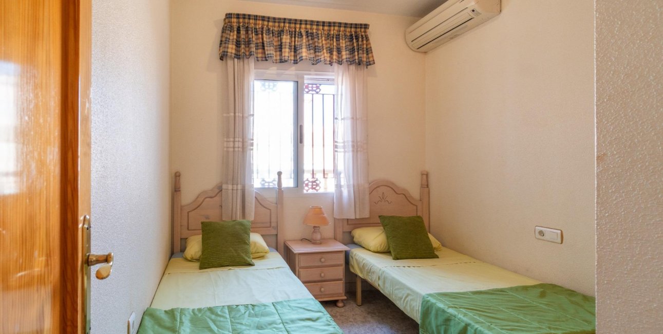 Reventa - Adosado -
Orihuela Costa - Playa Flamenca