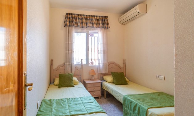 Reventa - Adosado -
Orihuela Costa - Playa Flamenca