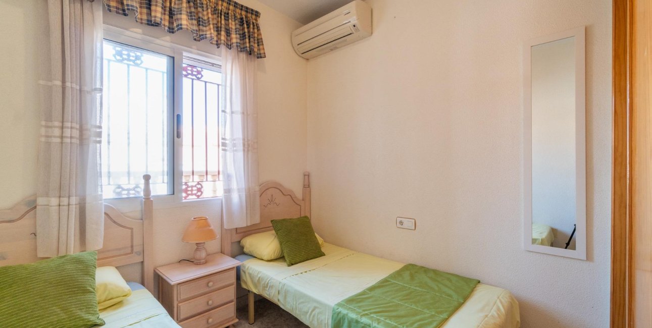 Reventa - Adosado -
Orihuela Costa - Playa Flamenca