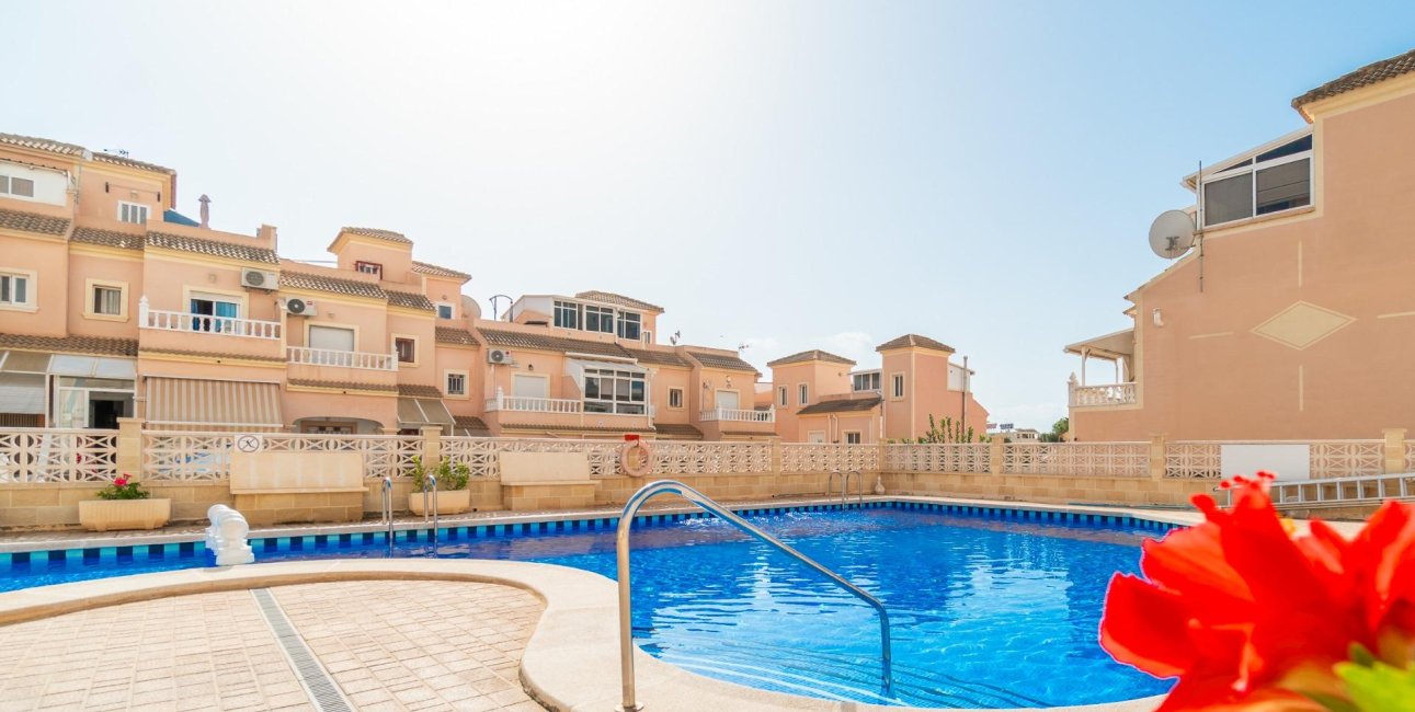 Reventa - Adosado -
Orihuela Costa - Playa Flamenca