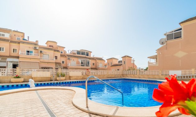 Reventa - Adosado -
Orihuela Costa - Playa Flamenca