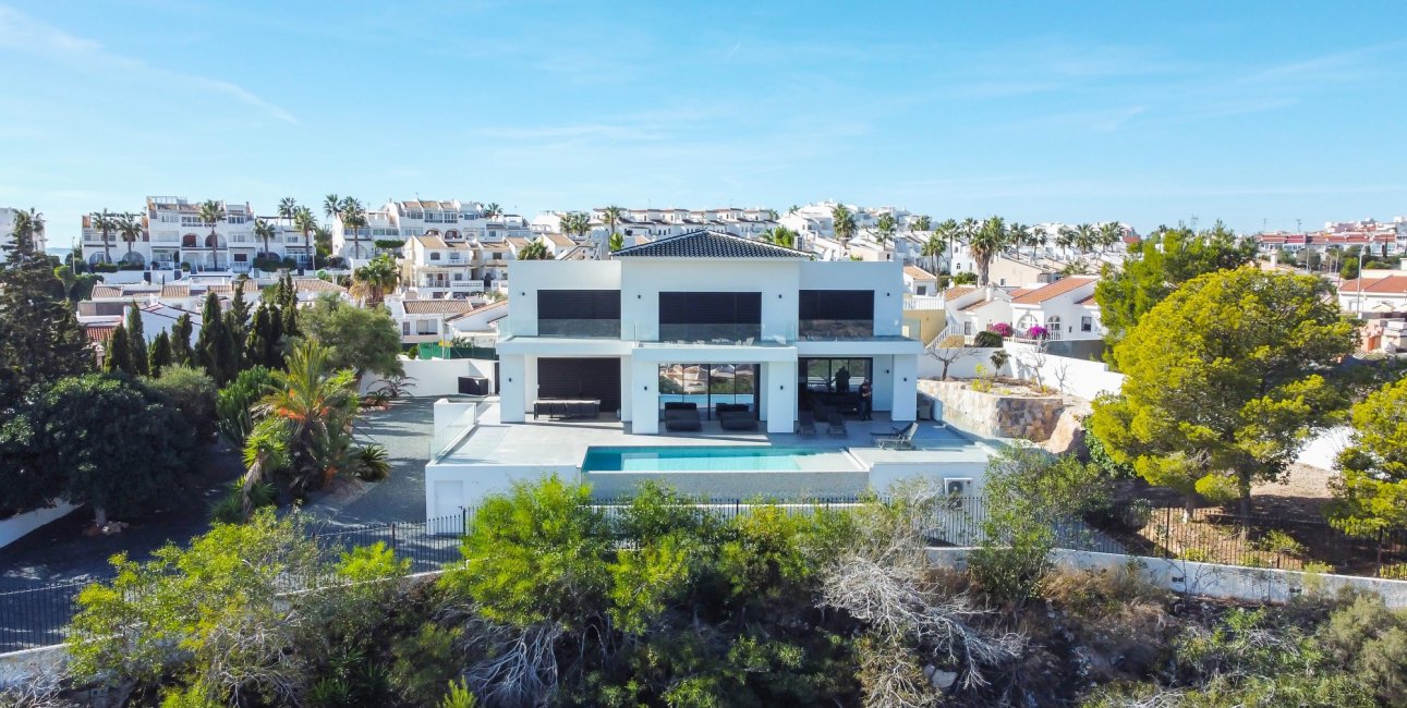 Resale - Villa -
Ciudad Quesada - Altos de Quesada