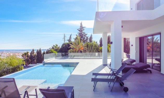 Resale - Villa -
Ciudad Quesada - Altos de Quesada