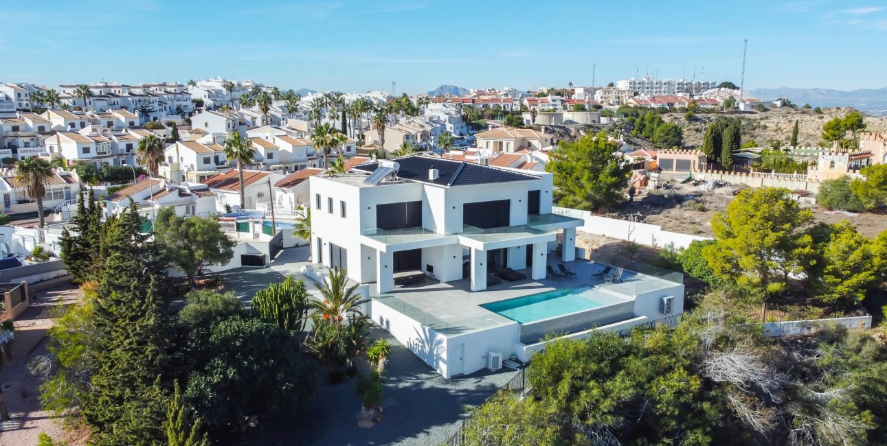 Resale - Villa -
Ciudad Quesada - Altos de Quesada