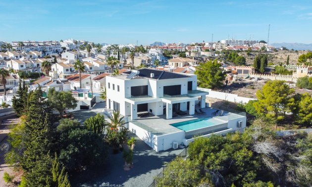 Resale - Villa -
Ciudad Quesada - Altos de Quesada