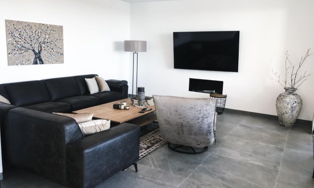 Resale - Villa -
Ciudad Quesada - Altos de Quesada