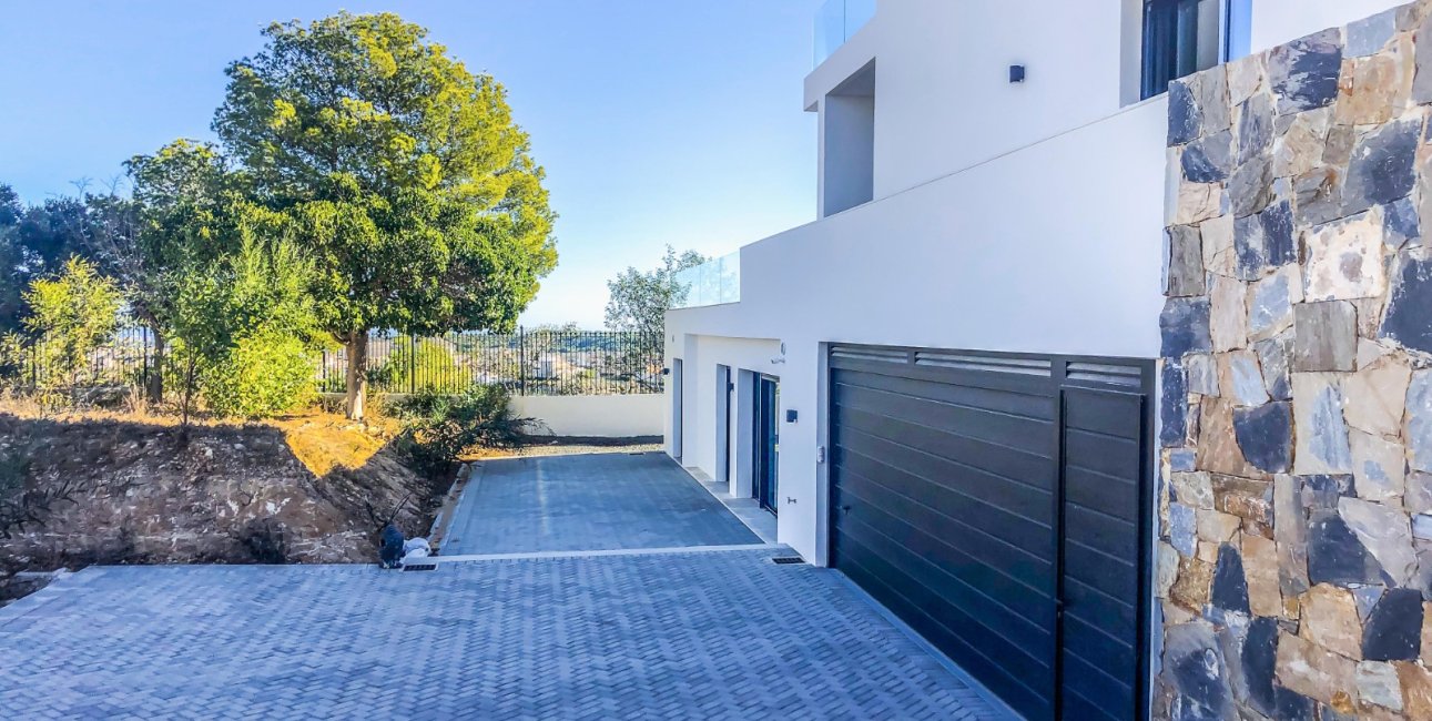 Resale - Villa -
Ciudad Quesada - Altos de Quesada