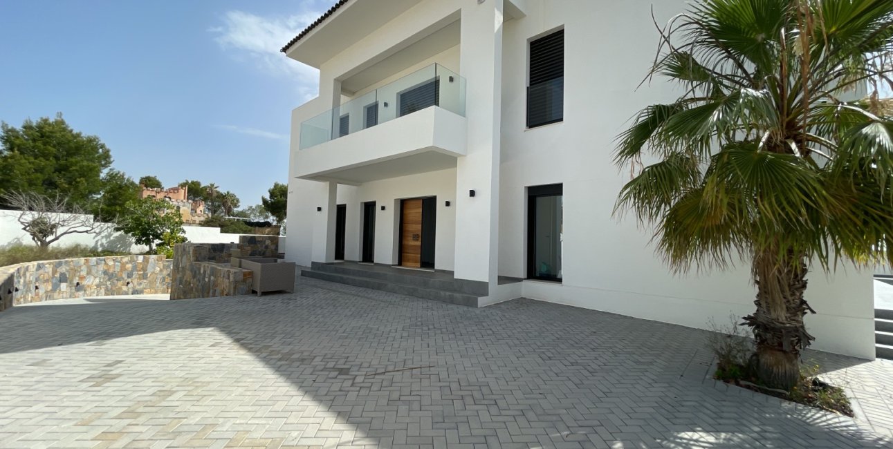 Resale - Villa -
Ciudad Quesada - Altos de Quesada