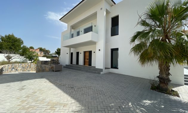 Resale - Villa -
Ciudad Quesada - Altos de Quesada