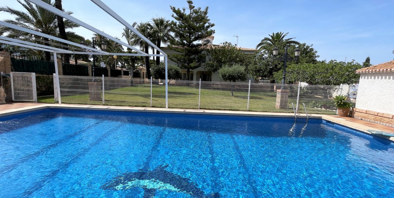 Resale - Villa -
Orihuela Costa - Cabo Roig