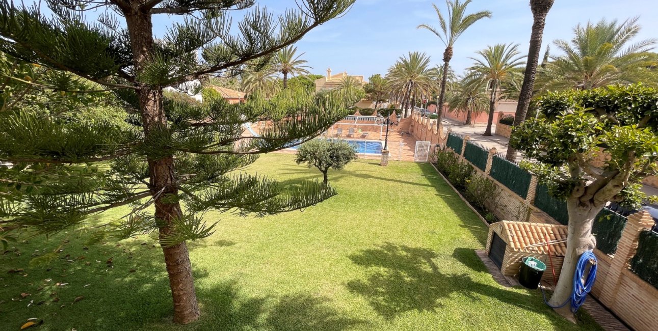 Resale - Villa -
Orihuela Costa - Cabo Roig