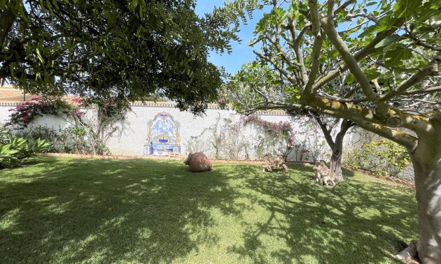 Resale - Villa -
Orihuela Costa - Cabo Roig