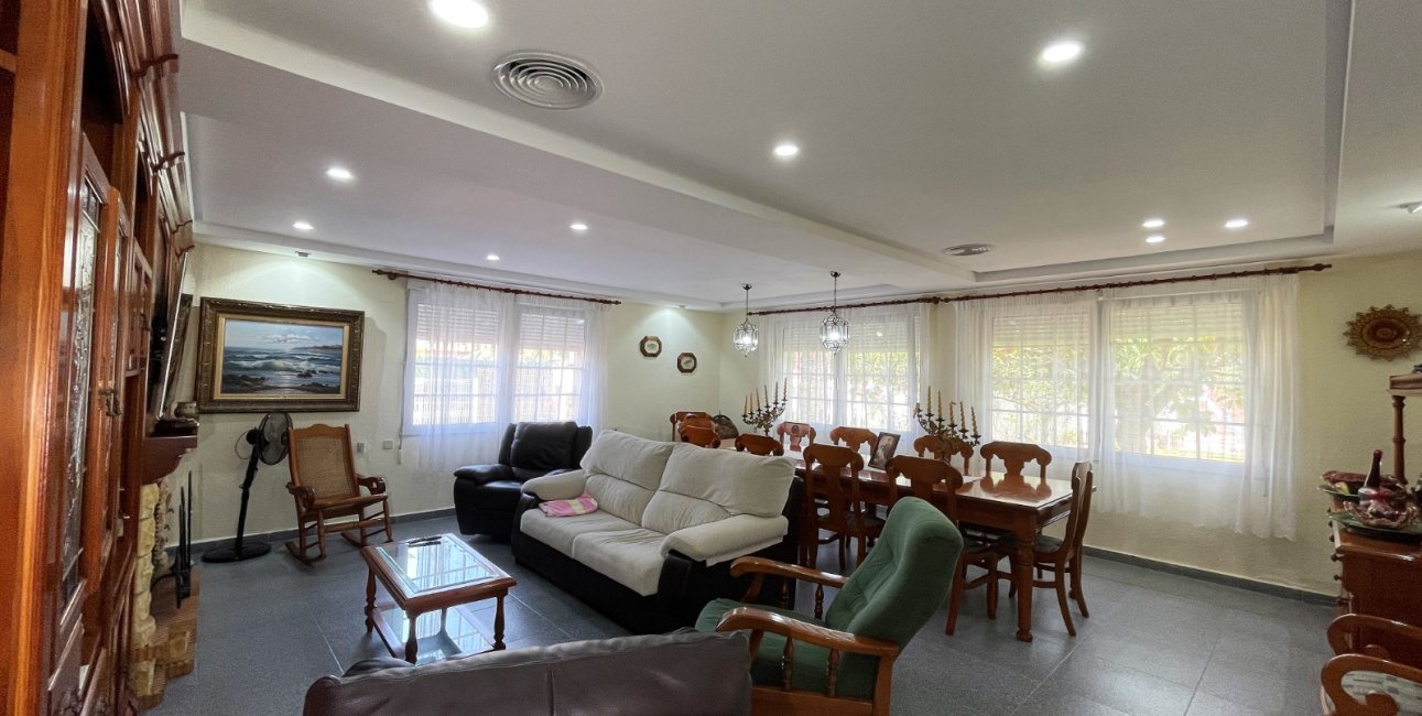 Resale - Villa -
Orihuela Costa - Cabo Roig