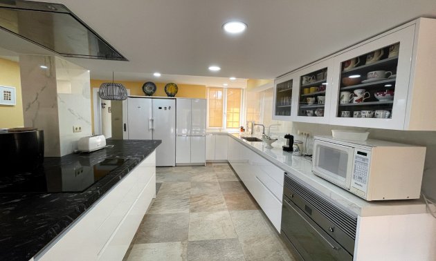 Resale - Villa -
Orihuela Costa - Cabo Roig