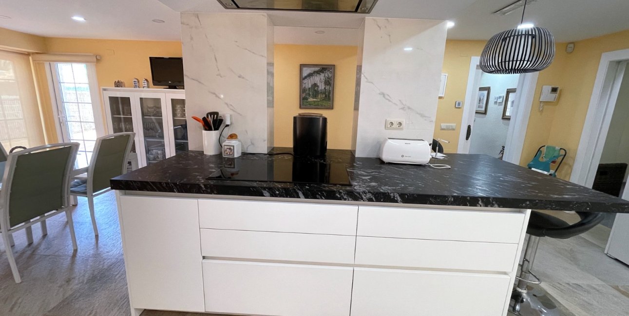 Resale - Villa -
Orihuela Costa - Cabo Roig