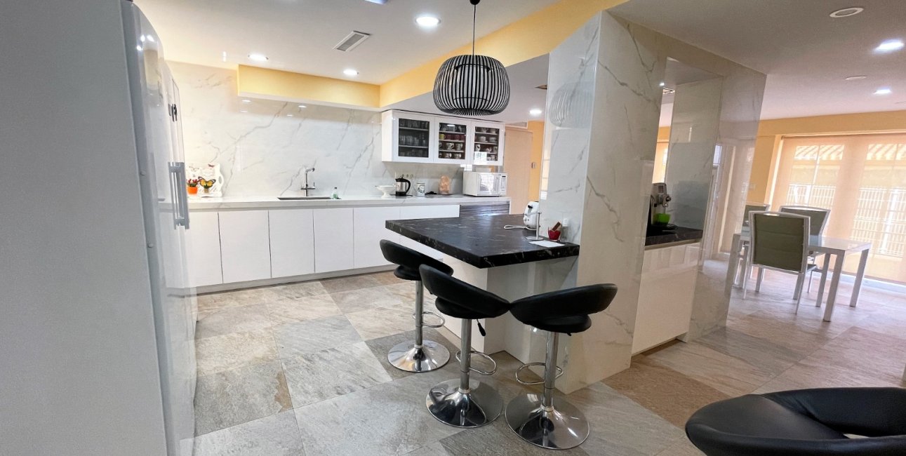 Resale - Villa -
Orihuela Costa - Cabo Roig
