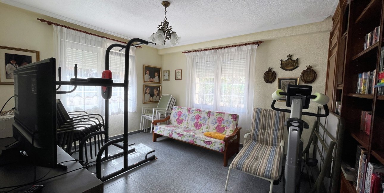 Resale - Villa -
Orihuela Costa - Cabo Roig