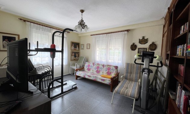 Resale - Villa -
Orihuela Costa - Cabo Roig