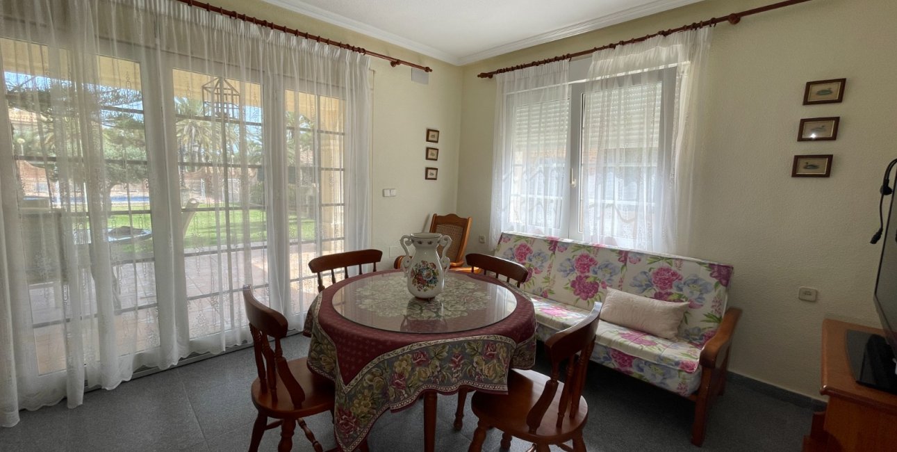 Resale - Villa -
Orihuela Costa - Cabo Roig